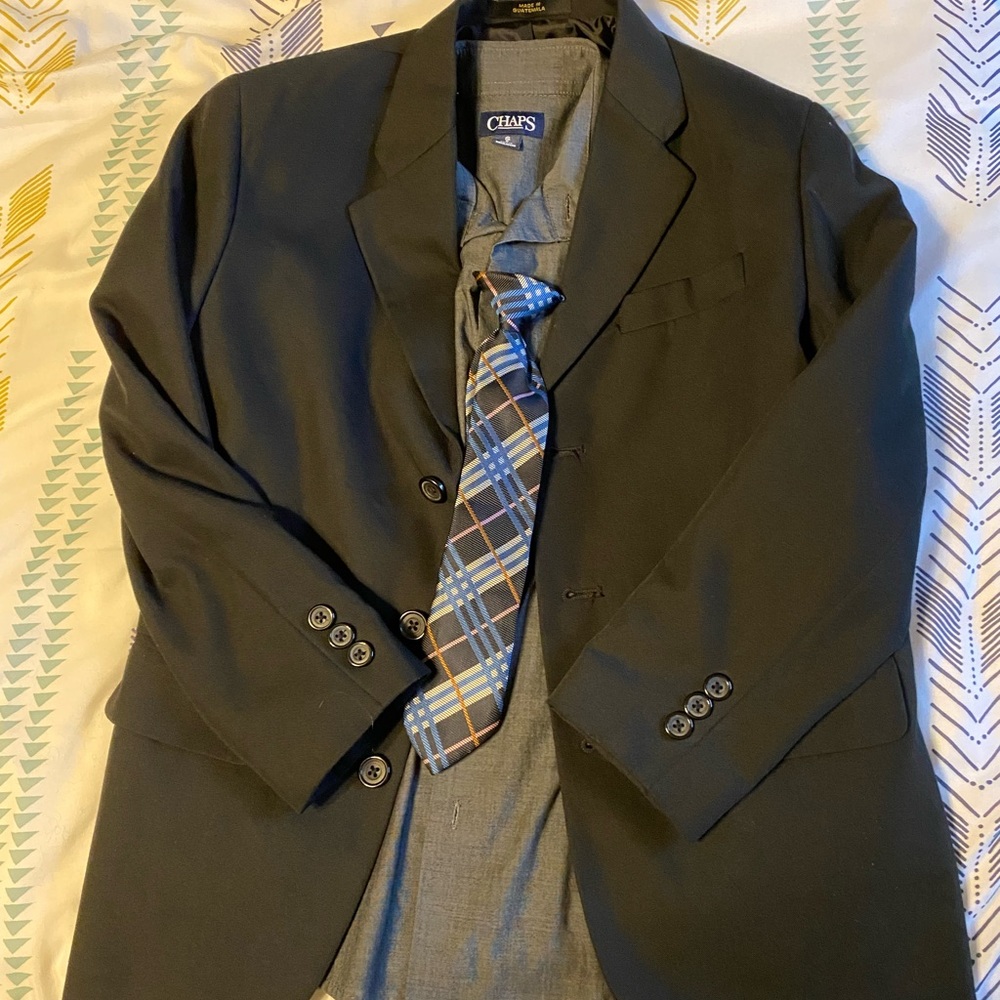 Boys suit coat, shirt and tie 👔